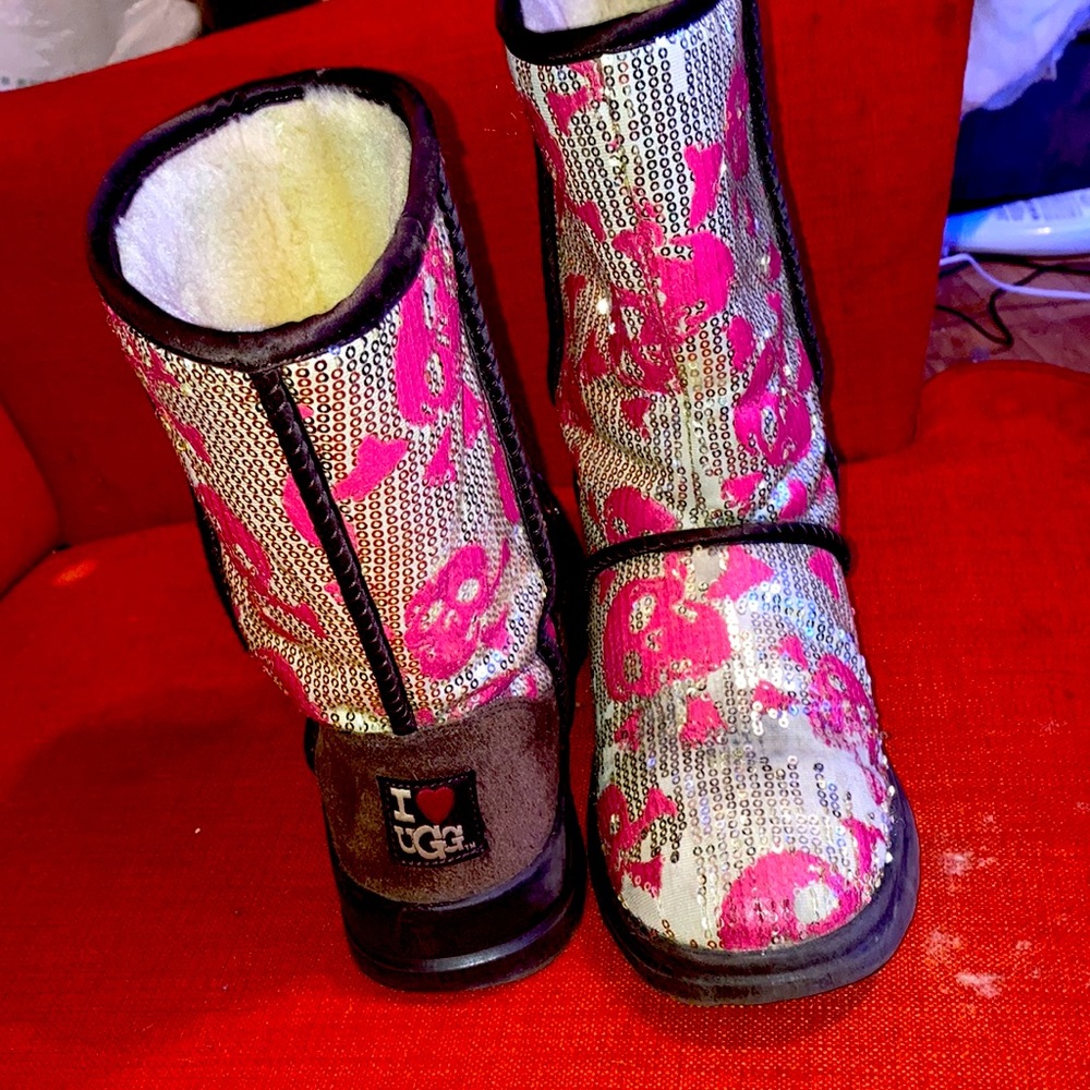 Ugg boot Sequin pink and silver skull and crossbones
